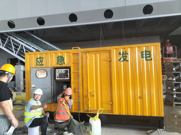 云南怎样判断空气滤清器是否需要更换？